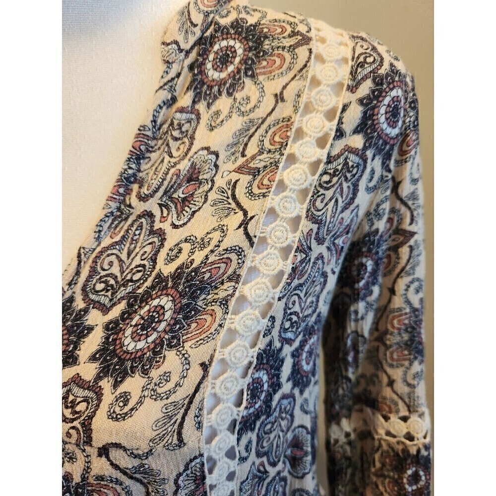 En Creme Anthropologie Boho Blouse tan w floral design and crochet accents sz s - Picture 2 of 6